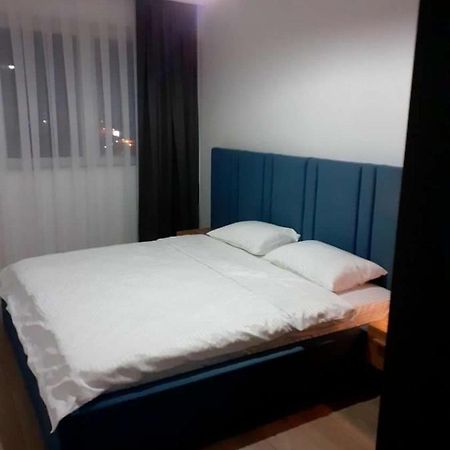 Banesa Ne Qender Te Pejes Apartment Luaran gambar