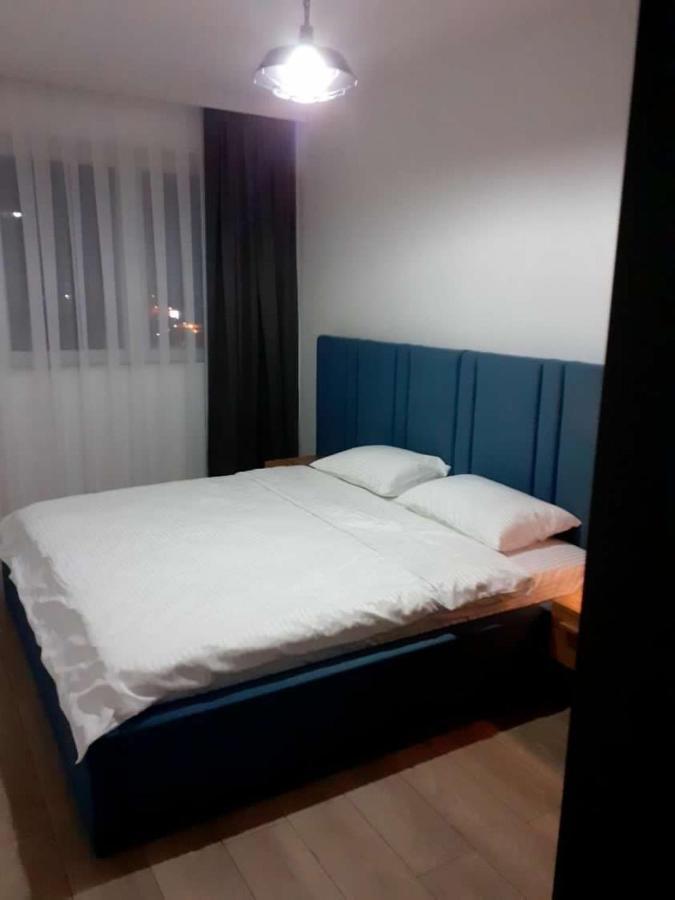 Banesa Ne Qender Te Pejes Apartment Luaran gambar